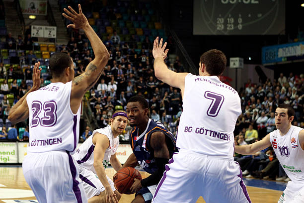 而穆阿尼则 而穆阿尼则