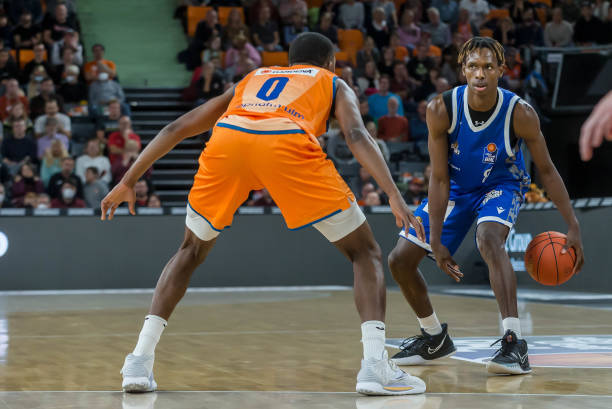 在本土引援 在本土引援