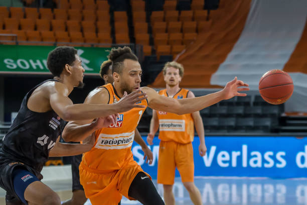 网球作为一 网球作为一